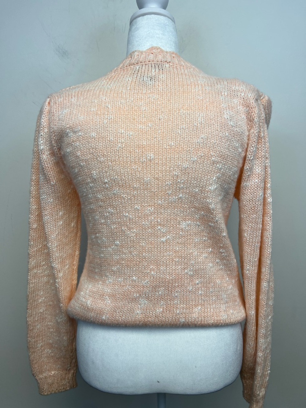 Spice of Life Peach 80s Retro sweater with shoulder pads & pearl accents Size M - Picture 13 of 13